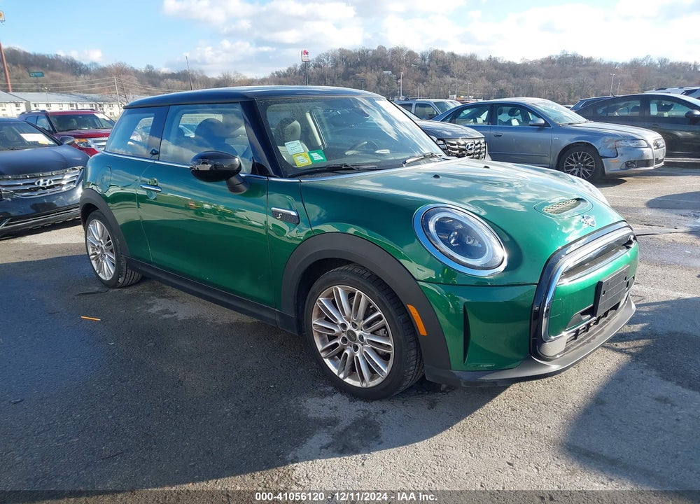 2022 MINI SE HARDTOP COOPER VIN: WMW13DJ02N2R94371