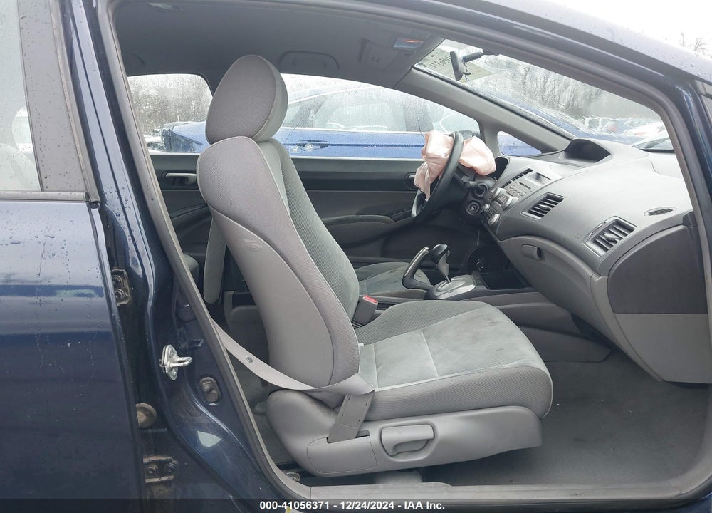 2010 HONDA CIVIC LX VIN: 2HGFA1F52AH556082