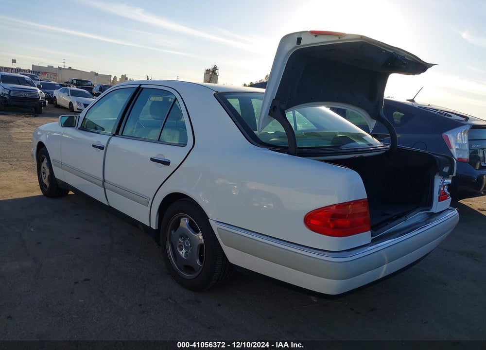 1997 MERCEDES-BENZ E 420 VIN: WDBJF72F1VA395903