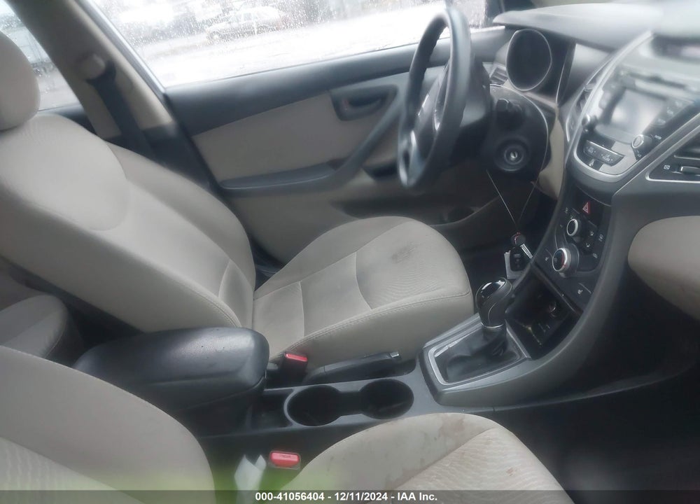 2014 HYUNDAI ELANTRA VIN: 5NPDH4AE7EH521657