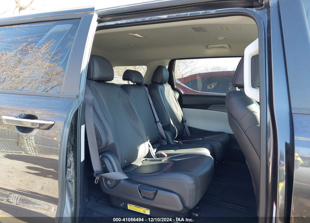2024 KIA CARNIVAL MPV LX SEAT PACKAGE VIN: KNDNB4H35R6424323