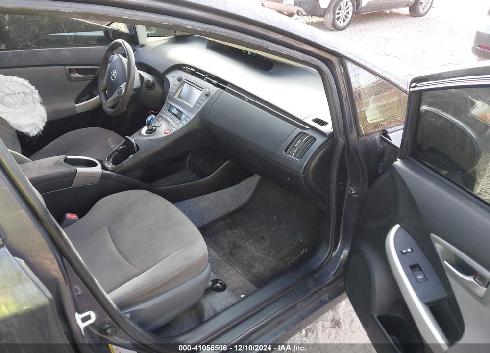 2015 TOYOTA PRIUS TWO VIN: JTDKN3DU2F0452386
