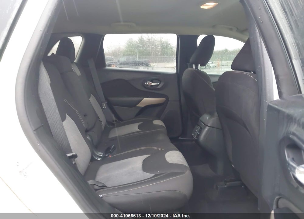 2018 JEEP CHEROKEE LATITUDE FWD VIN: 1C4PJLCB8JD560983