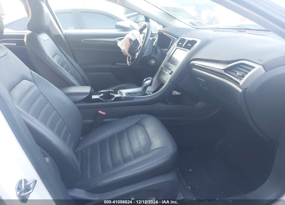 2015 FORD FUSION SE VIN: 3FA6P0T95FR202136