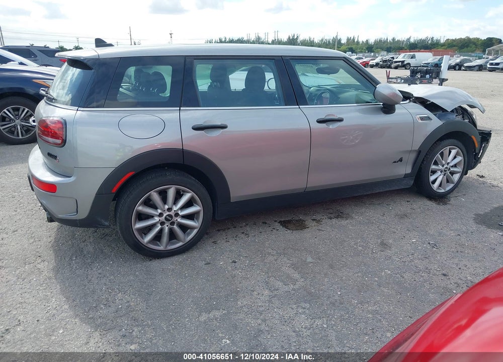 2023 MINI CLUBMAN VIN: WMWXJ1C03P2U08484