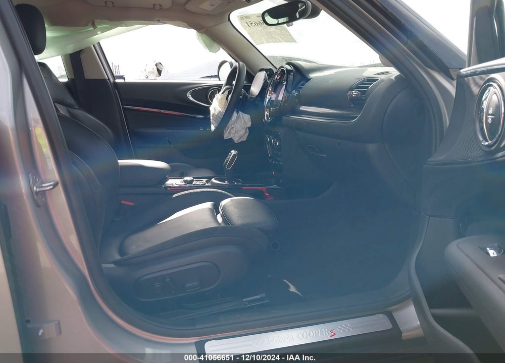 2023 MINI CLUBMAN VIN: WMWXJ1C03P2U08484
