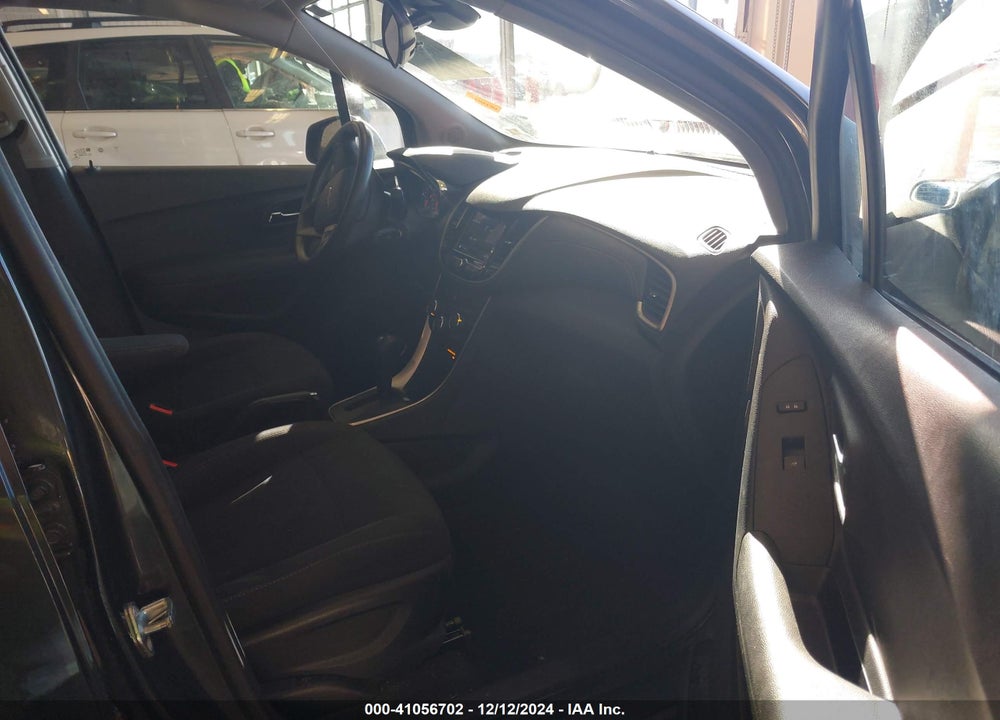2019 CHEVROLET TRAX LS VIN: 3GNCJKSB7KL116068