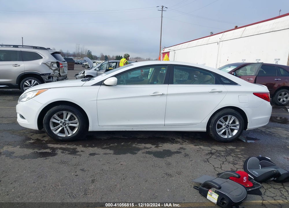 2013 HYUNDAI SONATA VIN: 5NPEB4AC7DH697840