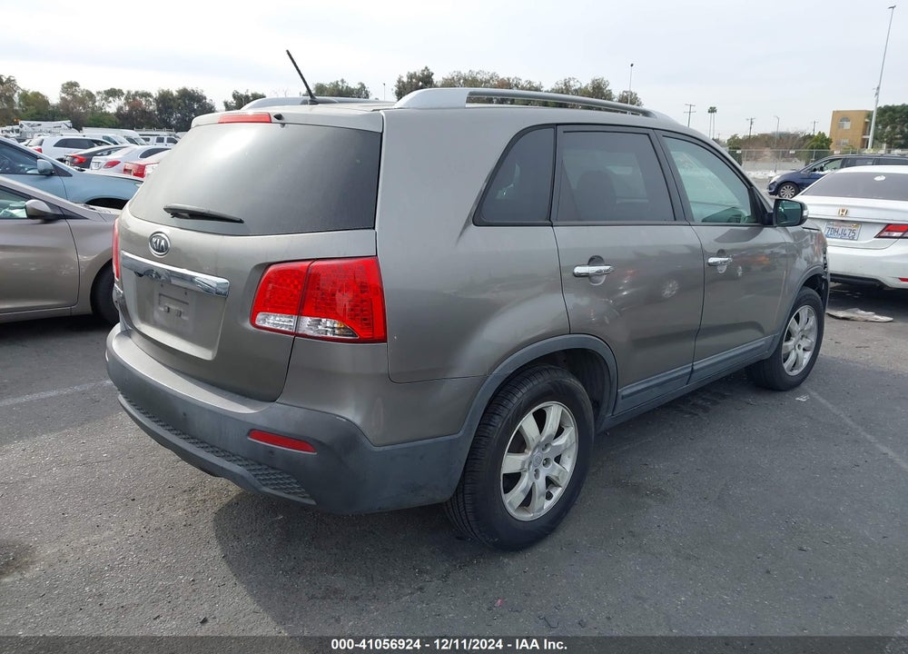 2011 KIA SORENTO LX VIN: 5XYKT4A18BG099548