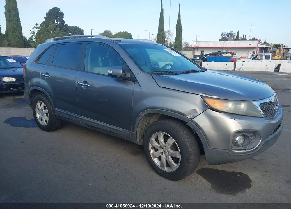 2011 KIA SORENTO LX VIN: 5XYKT4A18BG099548