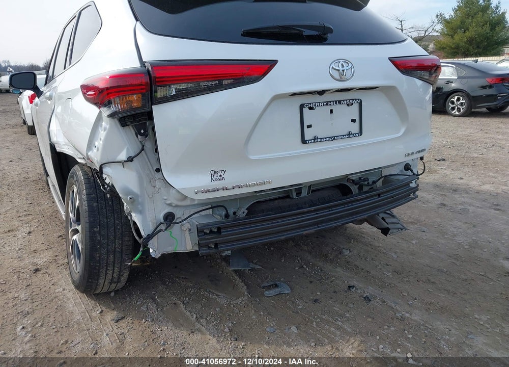2022 TOYOTA HIGHLANDER XLE VIN: 5TDGZRBH5NS560726