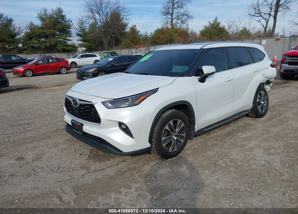 2022 TOYOTA HIGHLANDER XLE VIN: 5TDGZRBH5NS560726