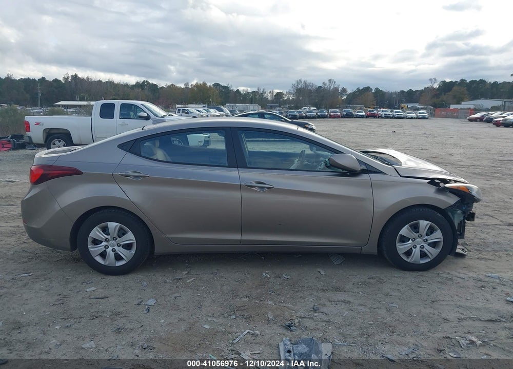 2016 HYUNDAI ELANTRA SE VIN: 5NPDH4AE7GH714359