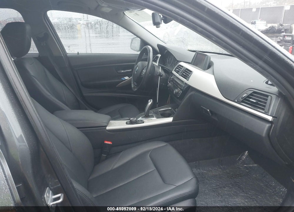 2018 BMW 3 SERIES VIN: WBA8A9C53JK623143