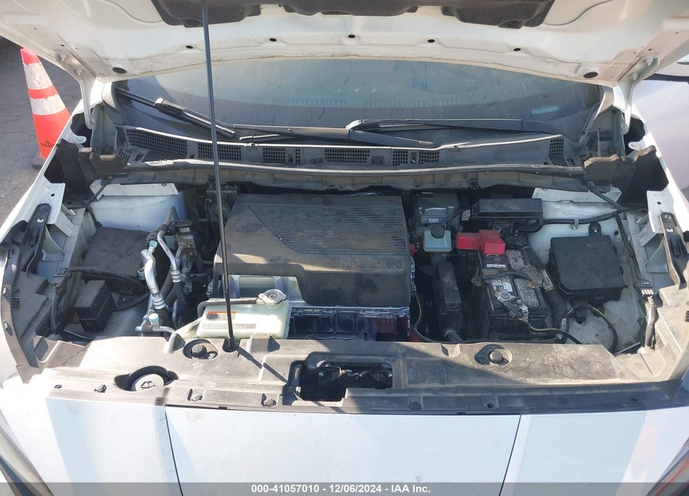 2018 NISSAN LEAF SL VIN: 1N4AZ1CP7JC305204
