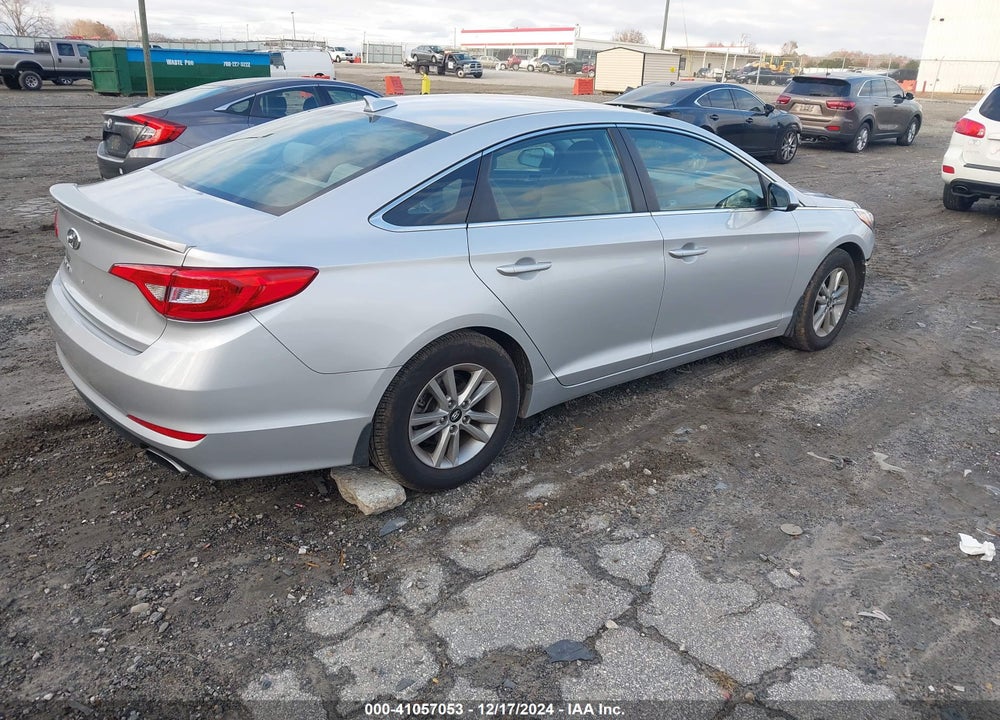 2015 HYUNDAI SONATA SE VIN: 5NPE24AF4FH026977