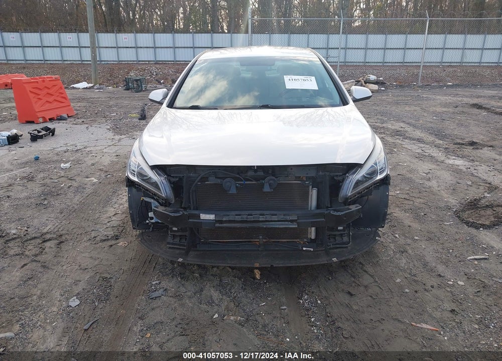2015 HYUNDAI SONATA SE VIN: 5NPE24AF4FH026977