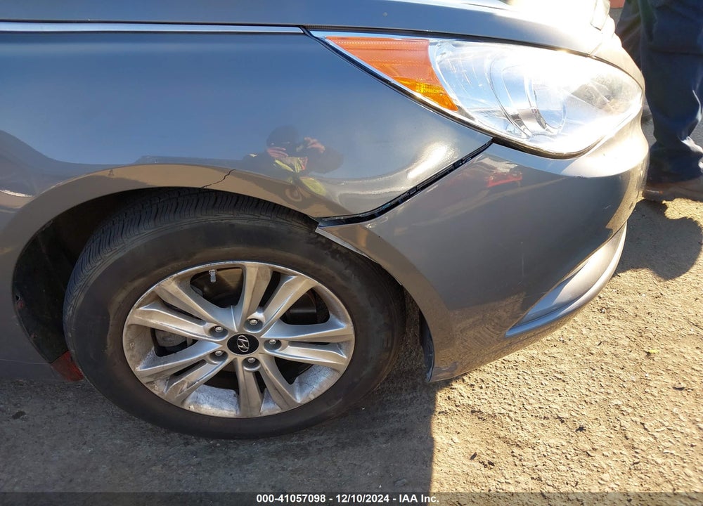 2013 HYUNDAI SONATA GLS VIN: 5NPEB4ACXDH735402