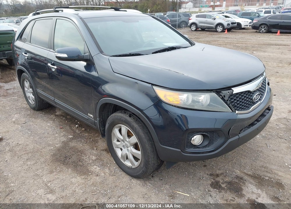 2013 KIA SORENTO LX VIN: 5XYKTCA60DG356095