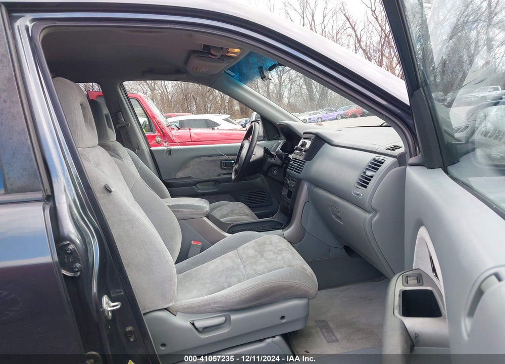2004 HONDA PILOT EX VIN: 2HKYF18424H602700