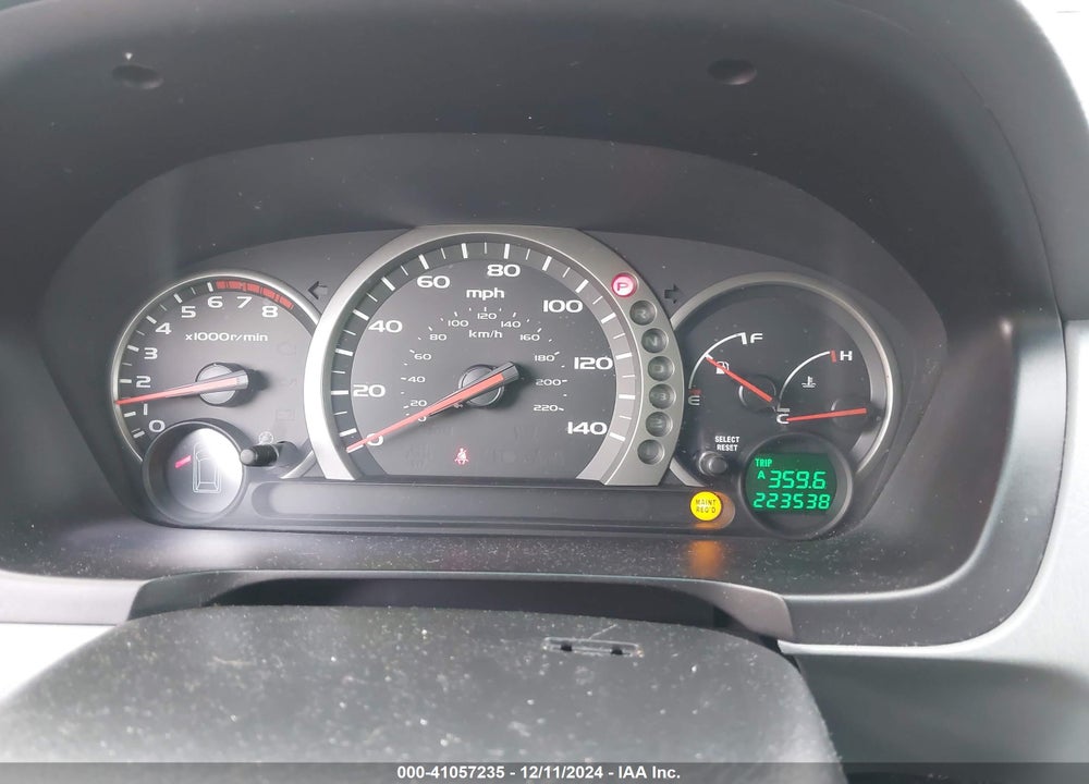 2004 HONDA PILOT EX VIN: 2HKYF18424H602700