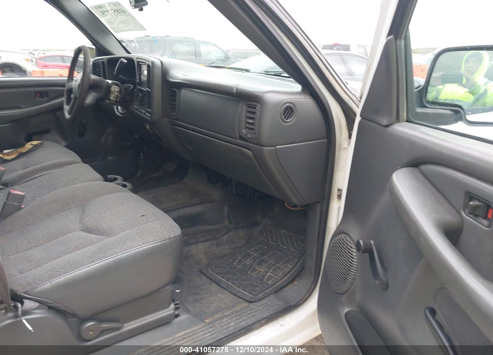 2004 GMC SIERRA 1500 WORK TRUCK VIN: 1GTEC19V44E378624