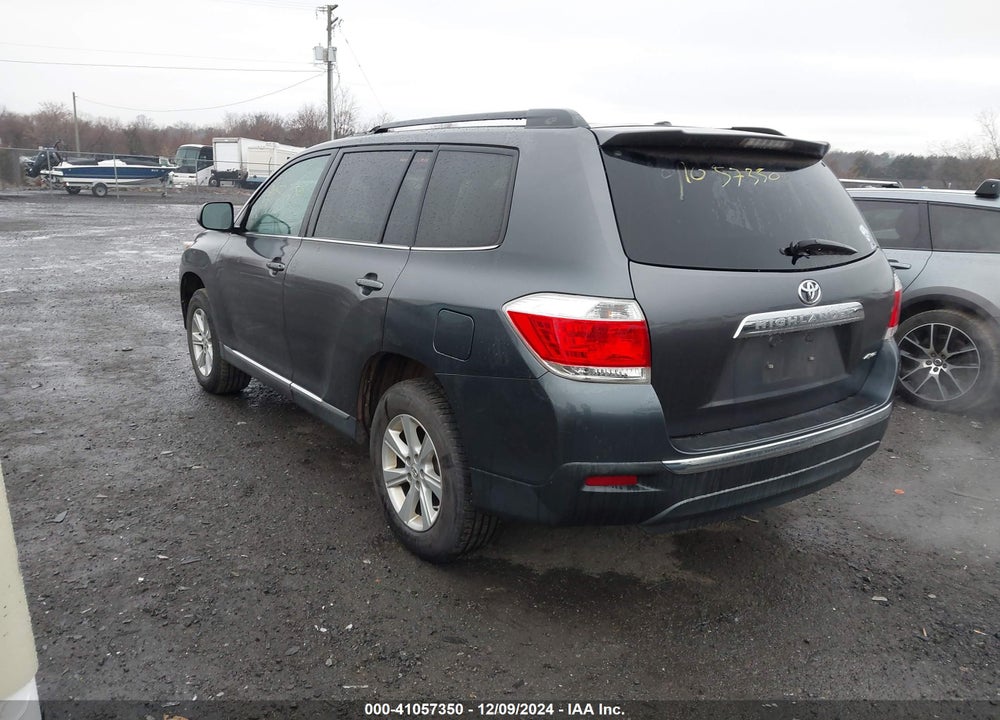 2011 TOYOTA HIGHLANDER SE VIN: 5TDBK3EH1BS041062