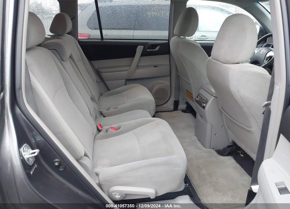 2011 TOYOTA HIGHLANDER SE VIN: 5TDBK3EH1BS041062