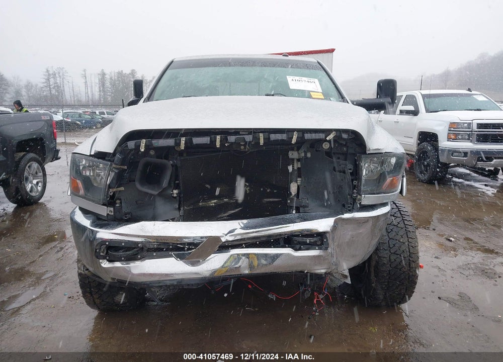 2017 RAM 2500 SLT 4X4 6'4 BOX VIN: 3C6UR5DL2HG598549