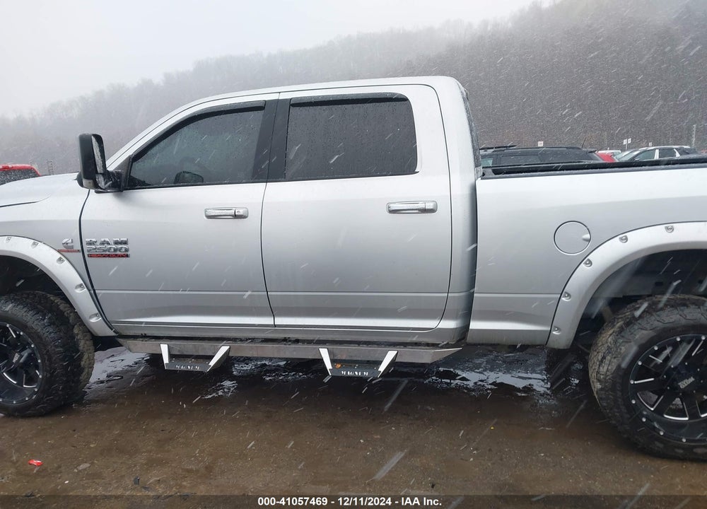 2017 RAM 2500 SLT 4X4 6'4 BOX VIN: 3C6UR5DL2HG598549