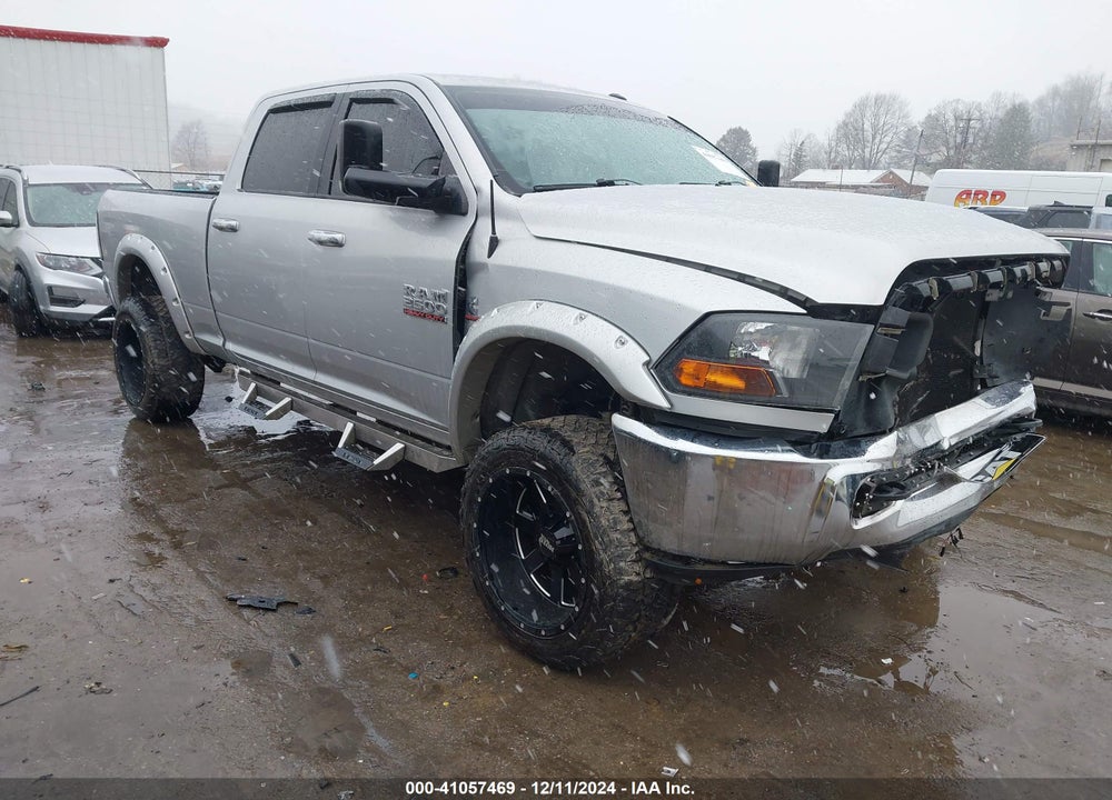 2017 RAM 2500 SLT 4X4 6'4 BOX VIN: 3C6UR5DL2HG598549