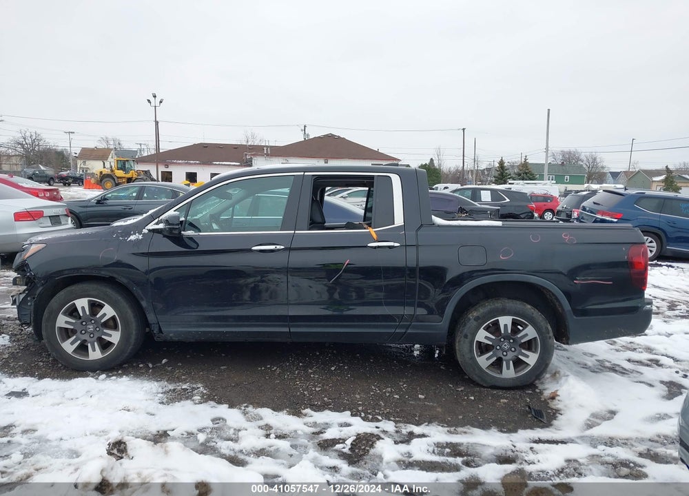 2017 HONDA RIDGELINE VIN: 5FPYK3F75HB008876