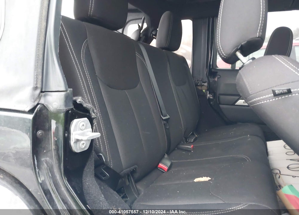 2017 JEEP WRANGLER UNLIMITED SAHARA VIN: 1C4HJWEG5HL681436