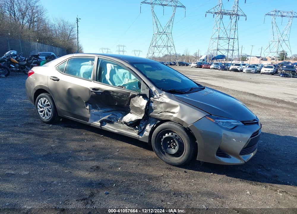 2018 TOYOTA COROLLA LE VIN: 2T1BURHE1JC030195