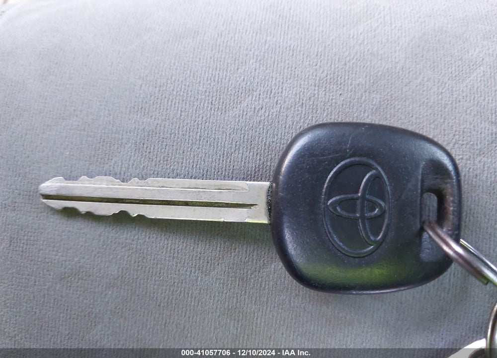 2009 TOYOTA COROLLA LE VIN: 1NXBU40E69Z084245