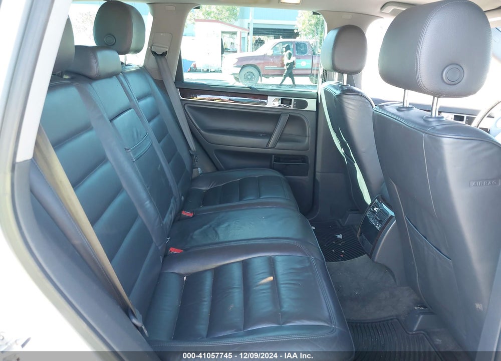 2004 VOLKSWAGEN TOUAREG V8 VIN: WVGEM77LX4D061580