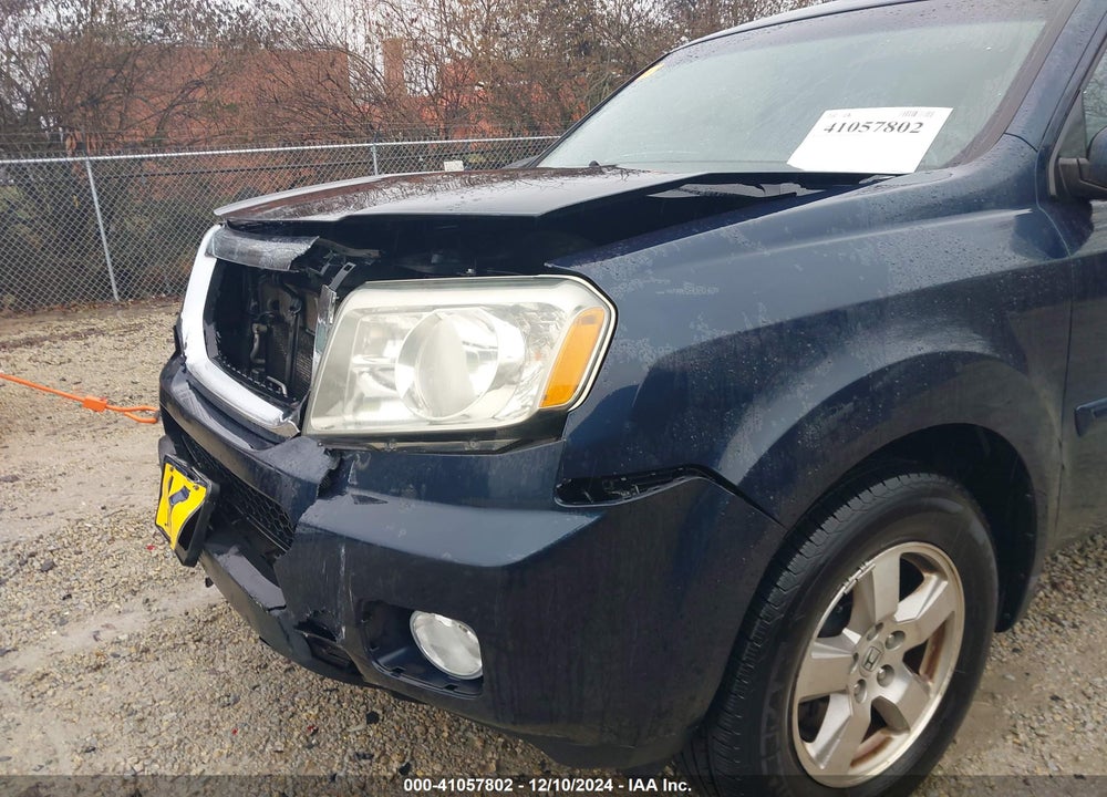 2011 HONDA PILOT EX-L VIN: 5FNYF4H58BB038752