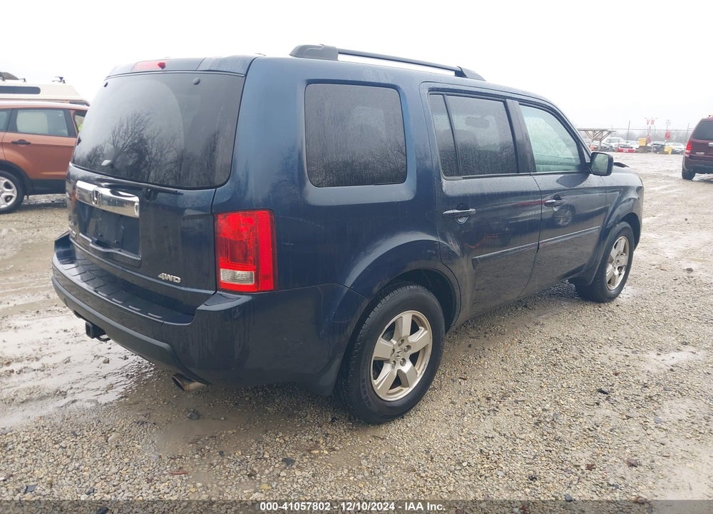 2011 HONDA PILOT EX-L VIN: 5FNYF4H58BB038752