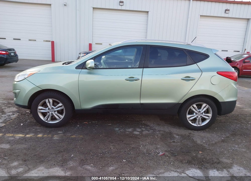 2011 HYUNDAI TUCSON GLS VIN: KM8JUCAC2BU269059