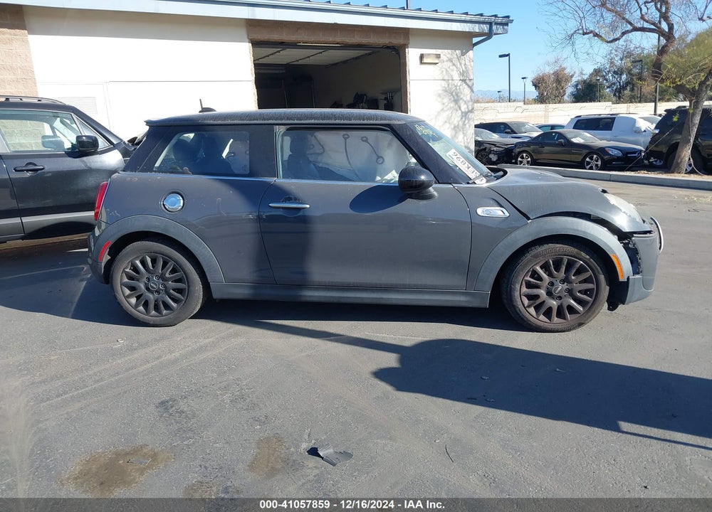2017 MINI COOPER VIN: WMWXP7C57H2A45351