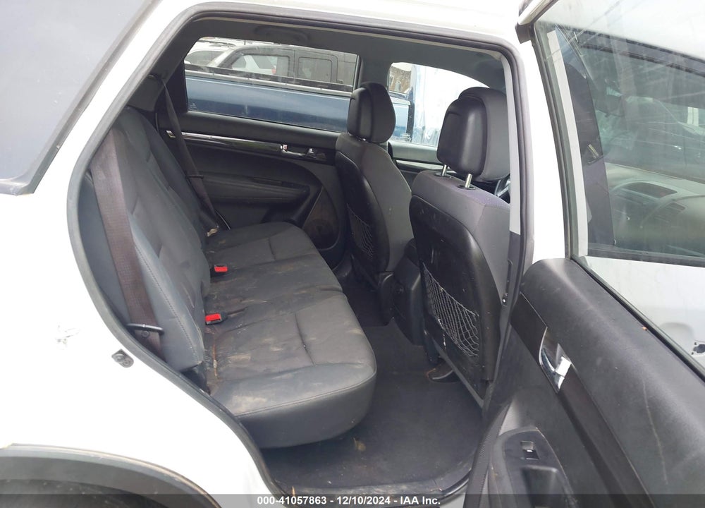 2012 KIA SORENTO LX VIN: 5XYKT3A15CG262331