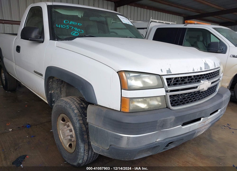 2007 CHEVROLET SILVERADO 2500HD CLASSIC WORK TRUCK VIN: 1GCHC24U07E128433