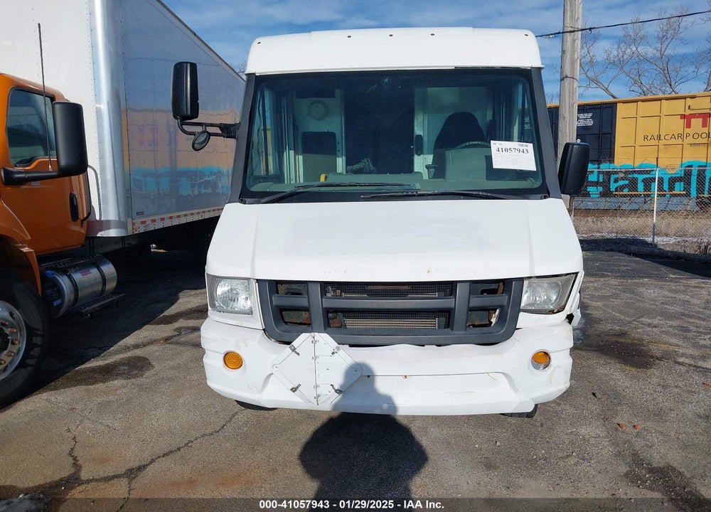 2013 ISUZU COMMERCIAL VAN VIN: JALB4T177D7W00603