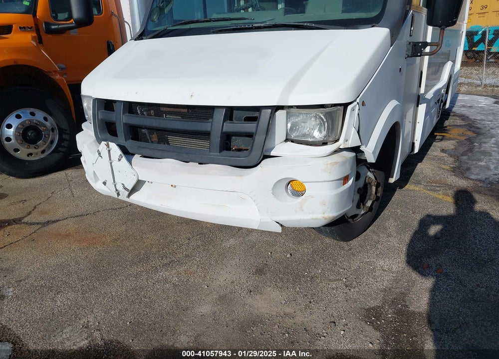 2013 ISUZU COMMERCIAL VAN VIN: JALB4T177D7W00603