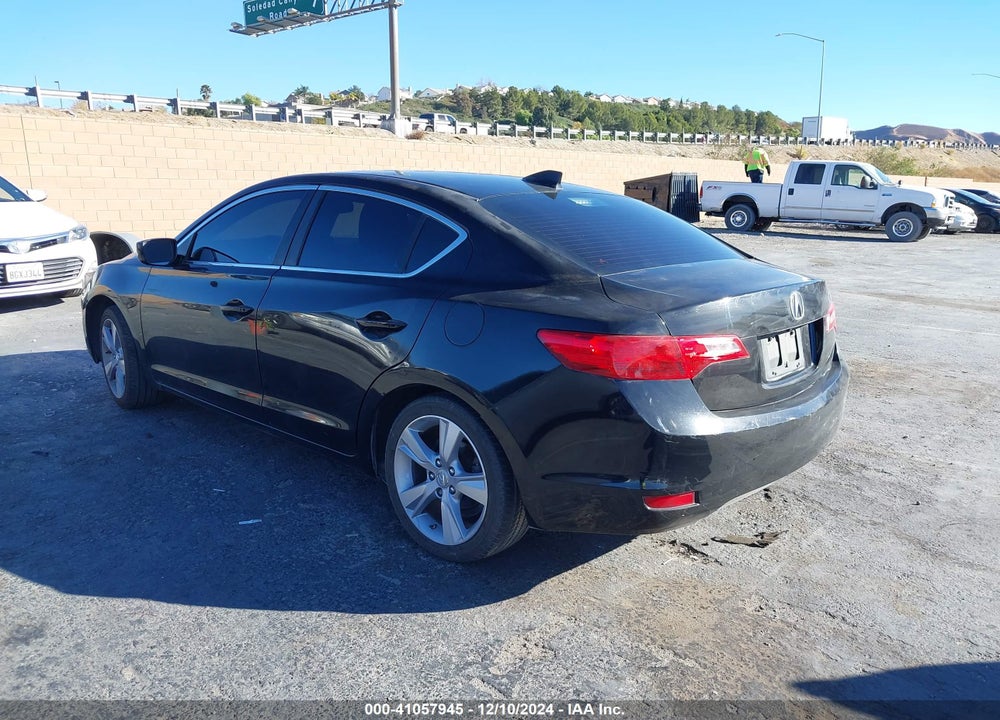 2013 ACURA ILX 2.0L VIN: 19VDE1F73DE003610