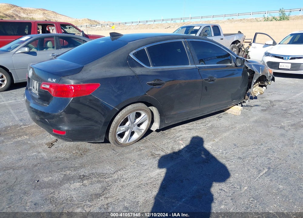 2013 ACURA ILX 2.0L VIN: 19VDE1F73DE003610