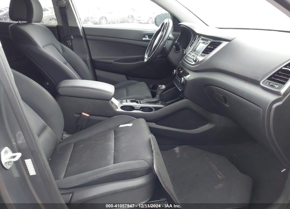 2016 HYUNDAI TUCSON SPORT VIN: KM8J33A23GU084035