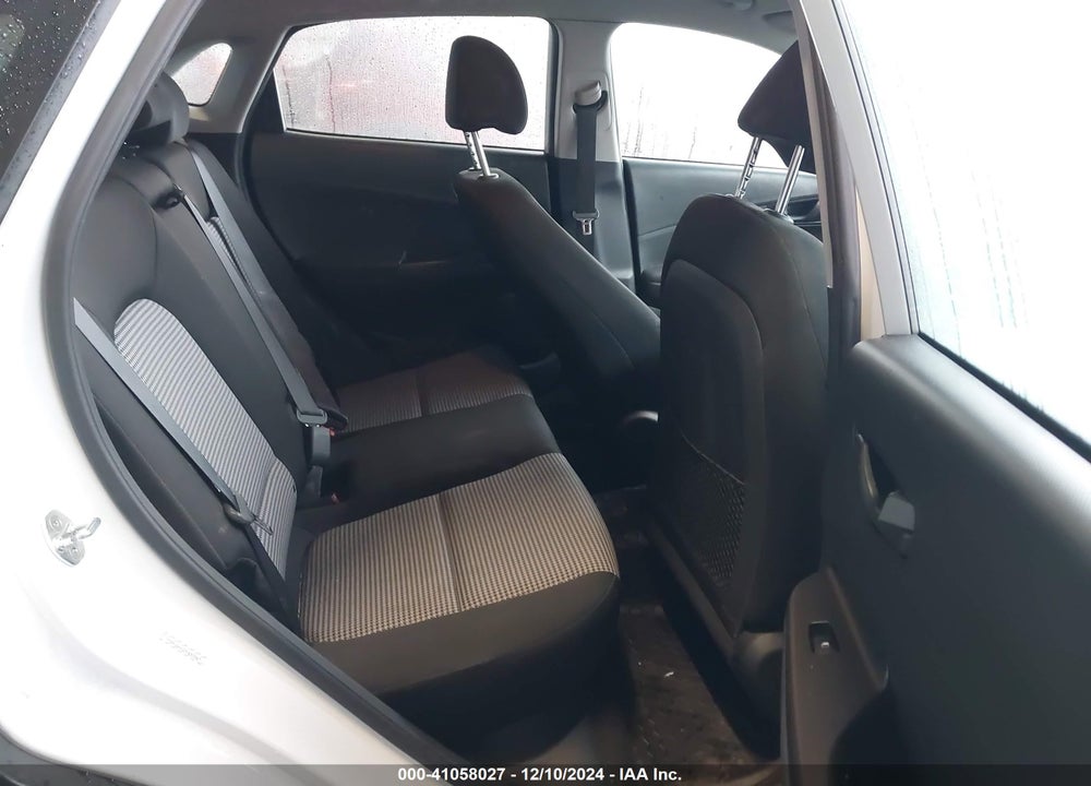 2021 HYUNDAI KONA SE VIN: KM8K1CAA2MU693467