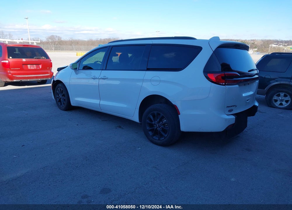 2022 CHRYSLER PACIFICA TOURING VIN: 2C4RC1FG1NR110237
