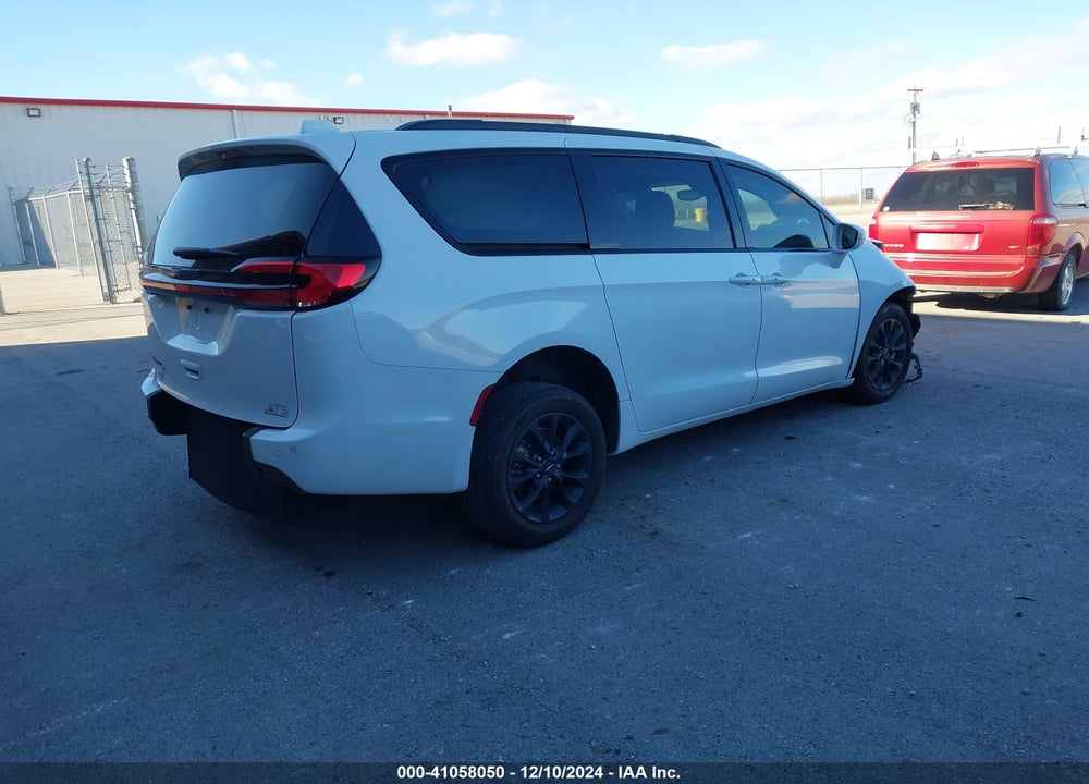 2022 CHRYSLER PACIFICA TOURING VIN: 2C4RC1FG1NR110237